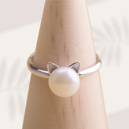 Sterling Silver Ring with Cat-Shaped Pearl