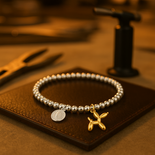 round bracelet with balloon dog