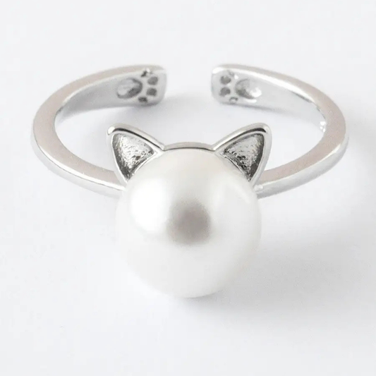 Sterling Silver Ring with Cat-Shaped Pearl