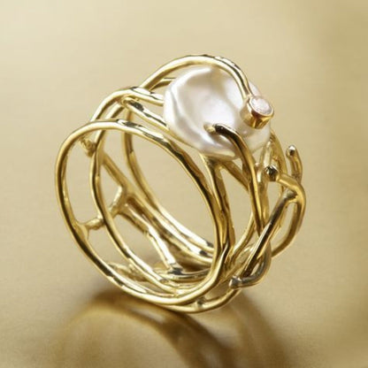 Retro Pearl Ring in Gold