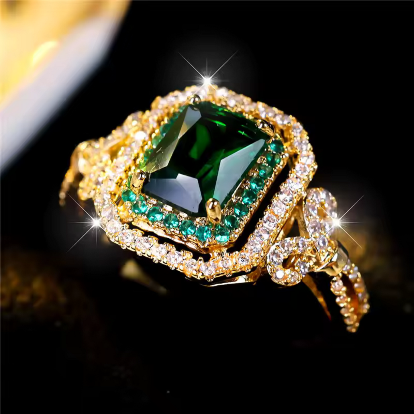 Elegant Gold Emerald Ring