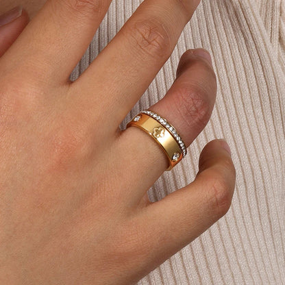 Brilliant Clover Ring & Crystal