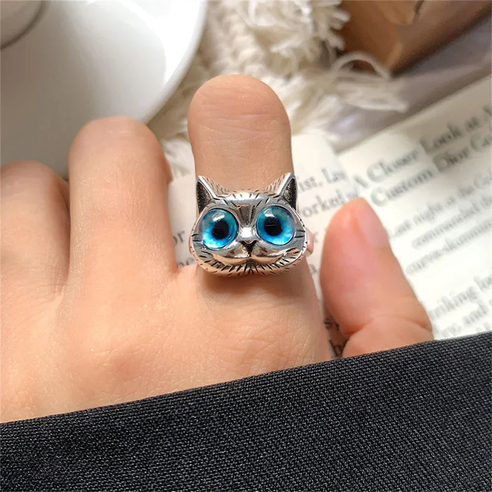 Ring with Cat and Blue Eyes – Playful Vintage Silver Ring for Cat Lovers