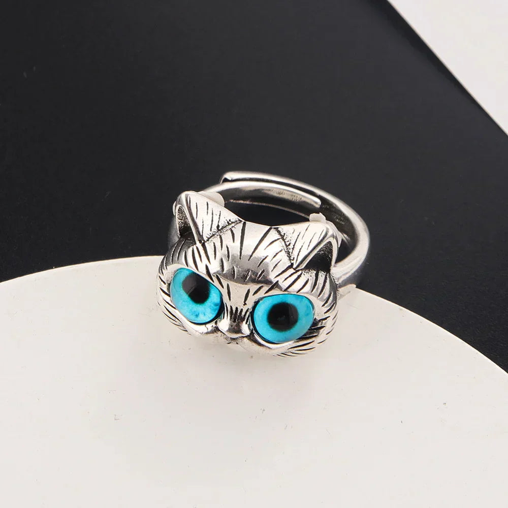 Ring with Cat and Blue Eyes – Playful Vintage Silver Ring for Cat Lovers