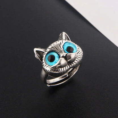 Ring with Cat and Blue Eyes – Playful Vintage Silver Ring for Cat Lovers